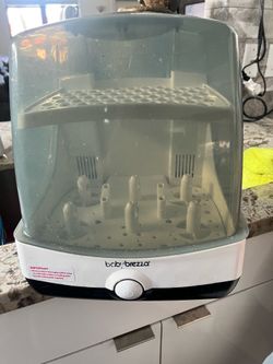 Baby Brezza bottle sterilizer and dryer