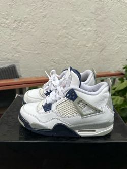 Size 4y (GS) / Women’s 5.5 - Jordan 4 Retro Mid Midnight Navy Cement