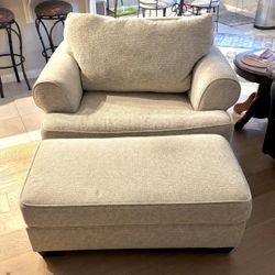 Oversized chair With Ottoman
