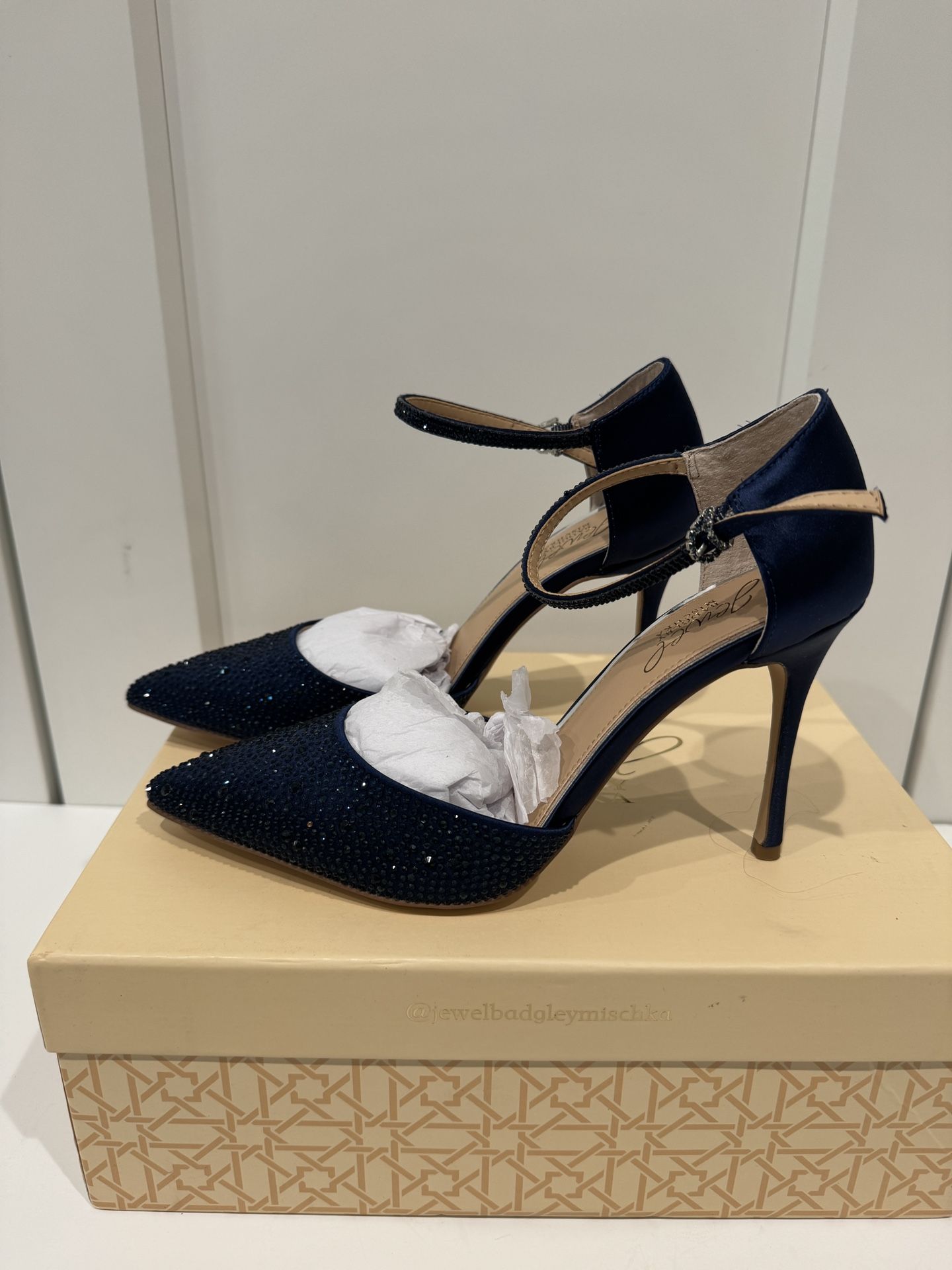 New Jewel Badgley Mischka Jailene, Size 8, Navy Rhinestone Heels with Buckle