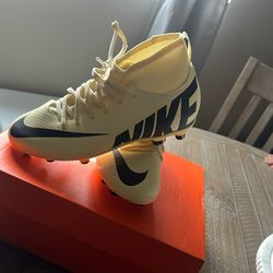 Soccer Shoes For Kids 3/5Y