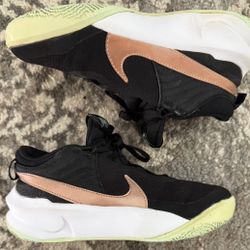 Girl’s Nike Team Hustle D 10 ( Size : 5Y )