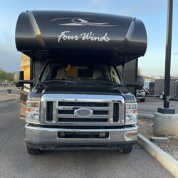 2018 Four Winds F450 RV