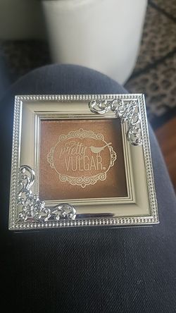 Pretty Vulgar! Highlighter/ illuminateur