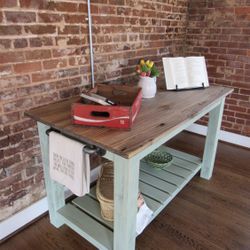 Rustic Style Kitchen Islands. 