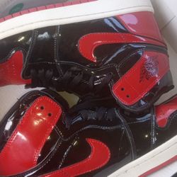 Retro Jordan 1 Breds 