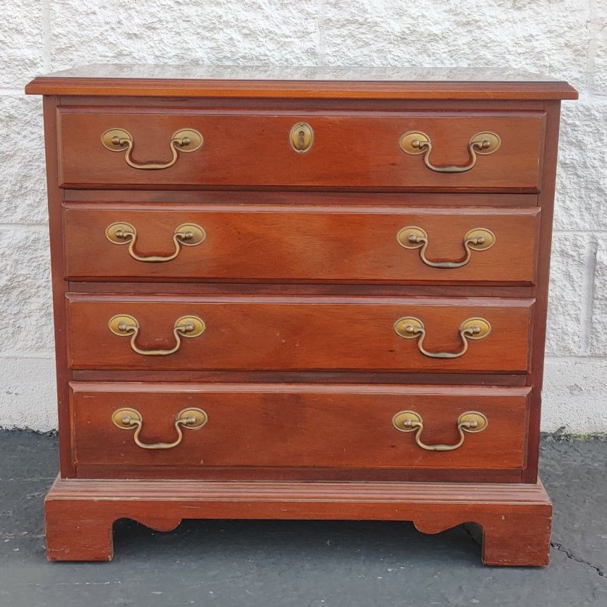 thirty thirty dress Narrow 4 Dresser Storage Tower, Slim Dresser for Bedroom, Charging Station, Fabric Drawers with Wood Shelf