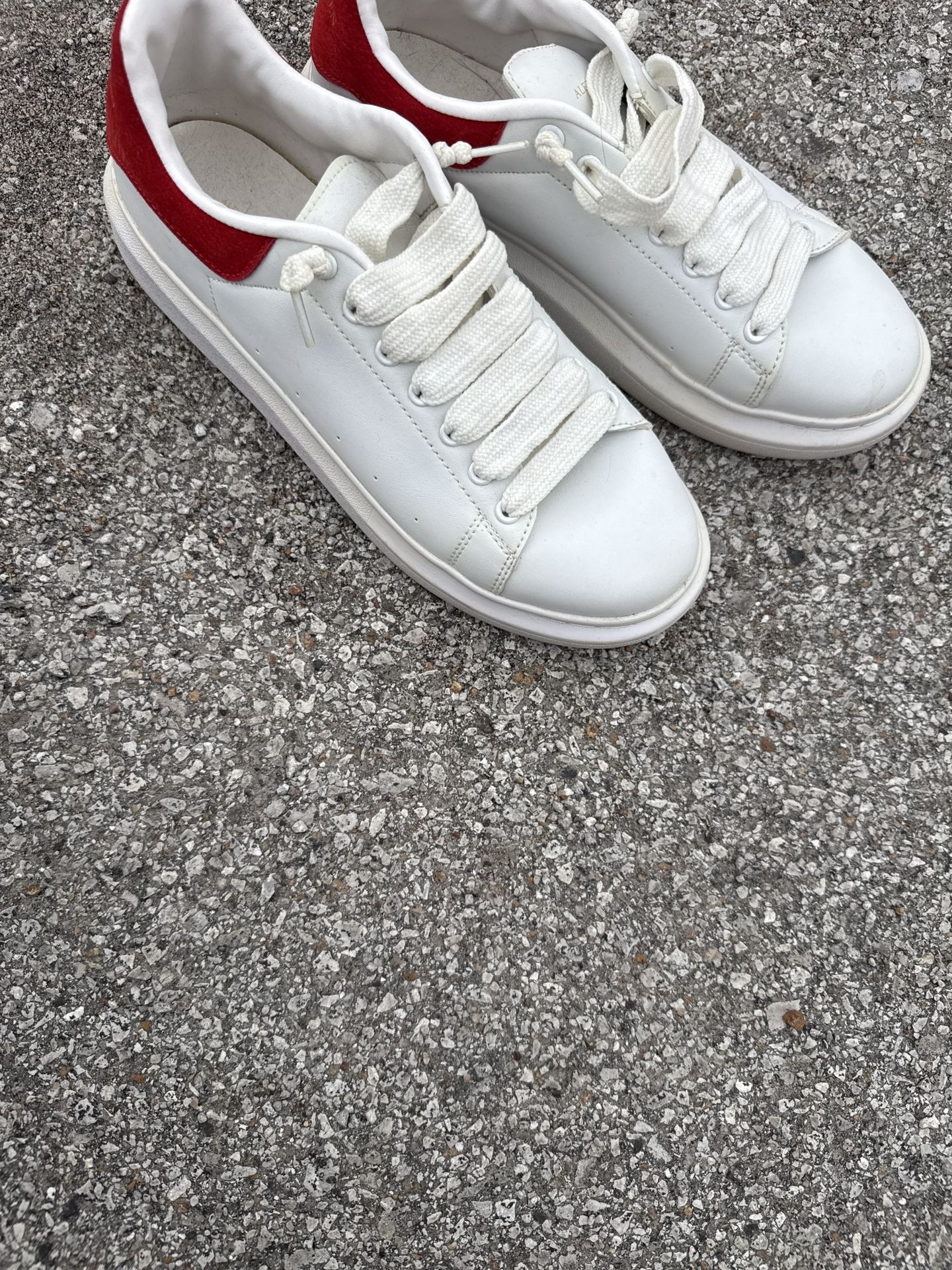 Alexander McQueen Sz. 9/ Authentic 