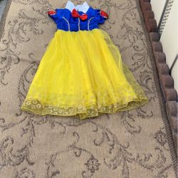Girls Costume Sz. 5-8. Years. Dress Snow White Princess Disney
