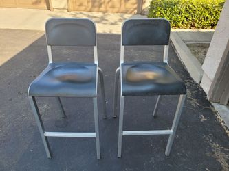 Bar stools, tall chairs