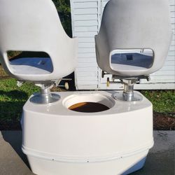 30 gal livewell with two Parker captains