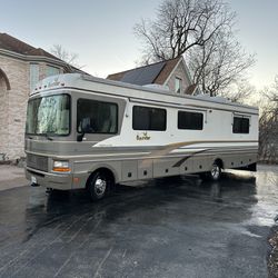 2000 Ford Fleetwood Bounder RV