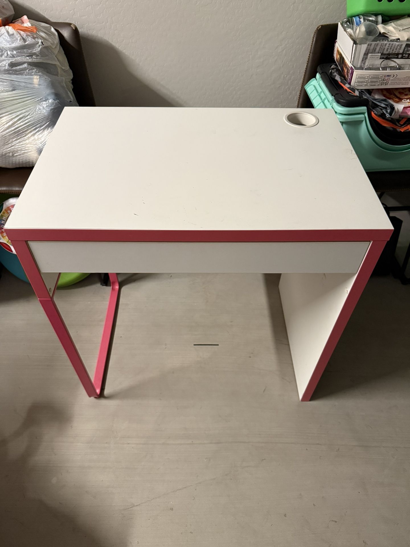 Kids Desk With Chair