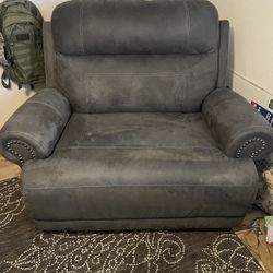 Sofa/Recliner For Sale!