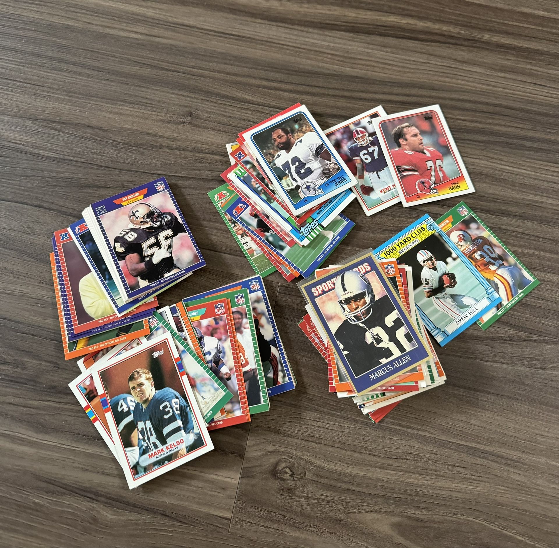 130 Vintage NFL Cards