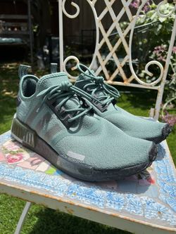 Like New Men’s Adidas Size 10.5