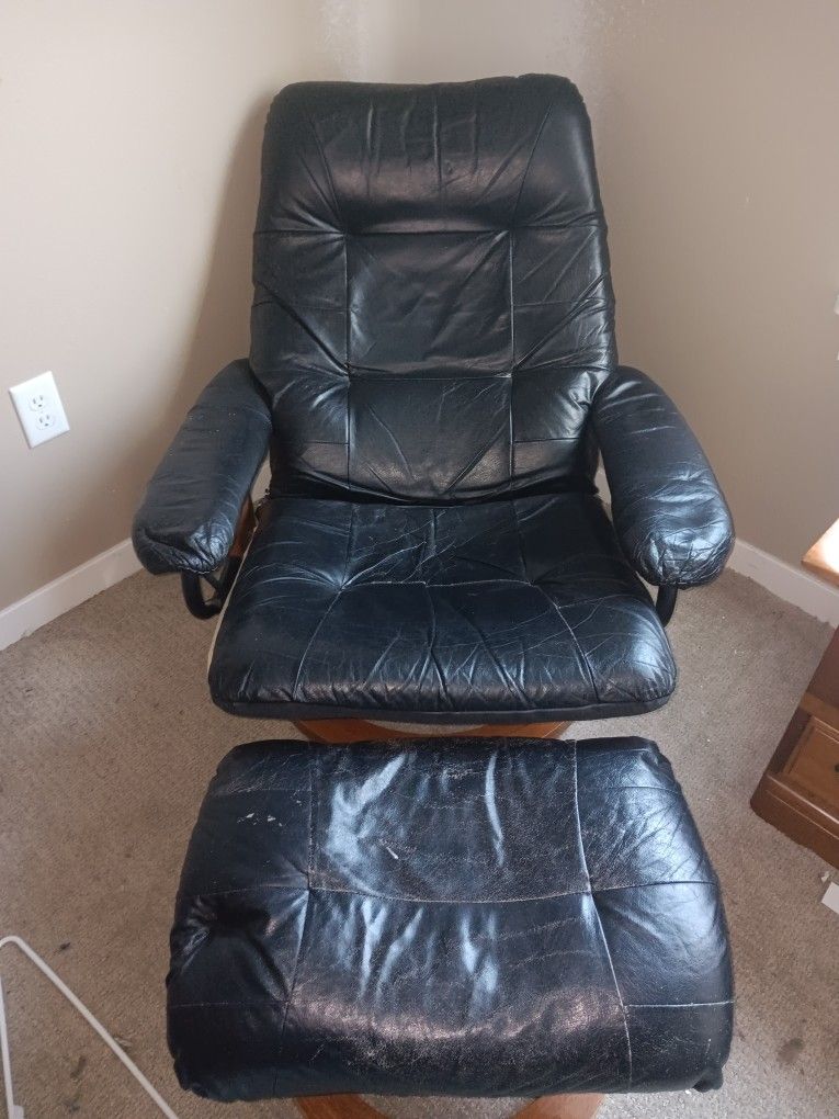 Reclining chair and Ottoman 