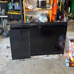  Two TVs One Lg Non Smart Tv   And A Westing House Tv 