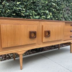 Mid Century Modern Teak Credenza/Sideboard