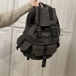 Knatpack Backpack