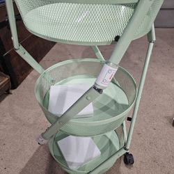 New 3 trie Trolly on wheels super cute . As u can see in the photos Pick UP ONLY Madera Ca 📸  pick up only serious buyers please 