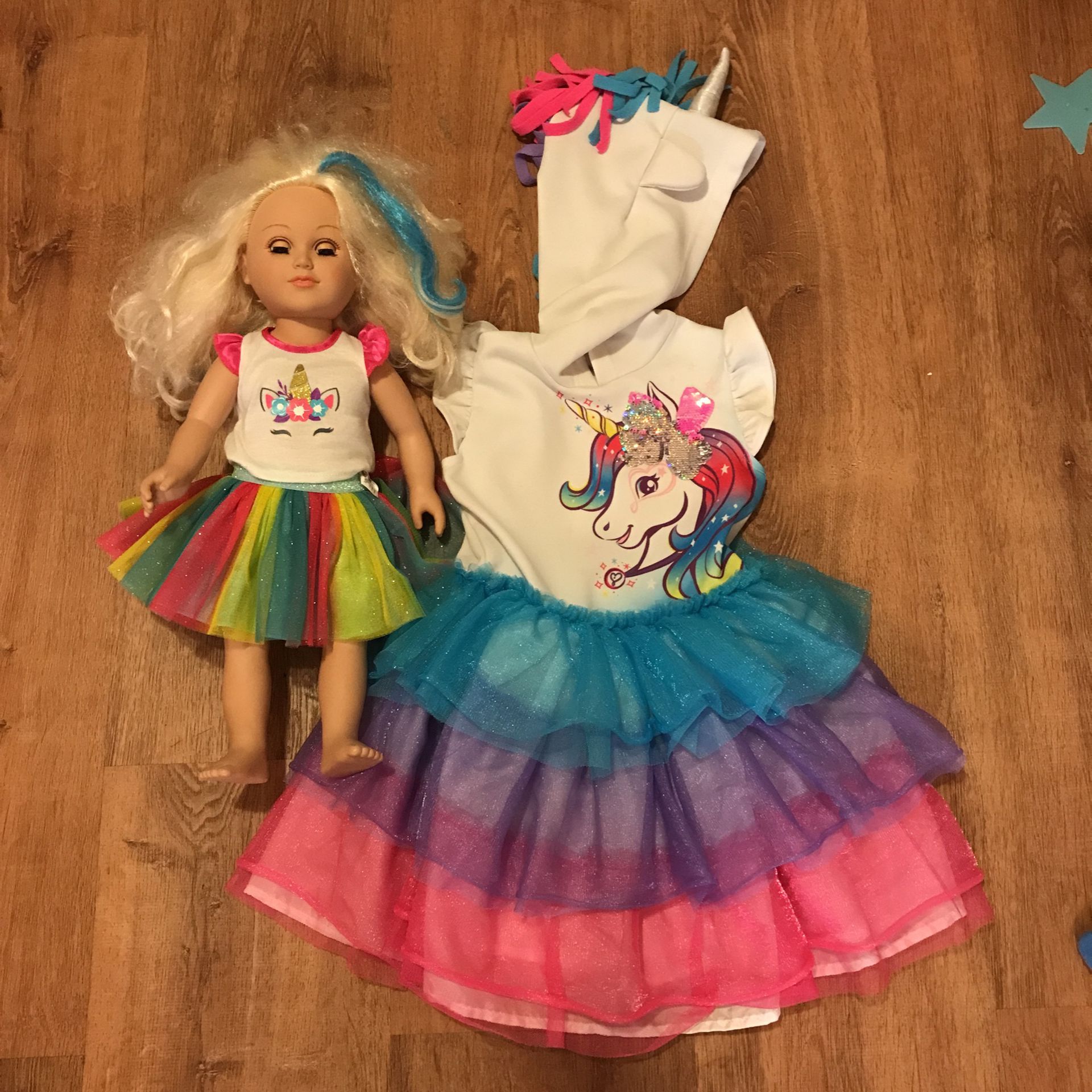 XS 4/5 Girl Unicorn Dress With Doll