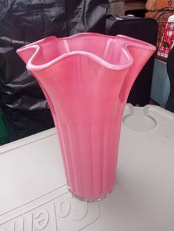 Vintage Murano Beautiful Vase, very rare piece.  No cracks or chips