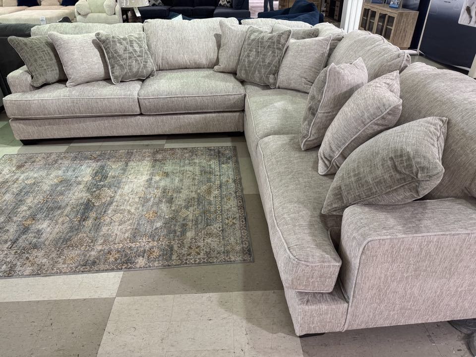 OM• $38 Initial • Brand New// 3 Piece Couch Luxury Sectional