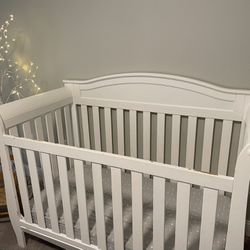 Sleigh Crib 