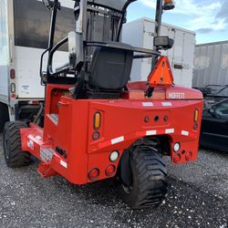  Moffett M55.4P 5500 lb 3x3 Truck Mounted Forklift