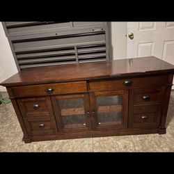 TV Stand W/storage