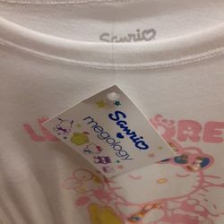 Hello Kitty T Shirt Ladies Size Medium 