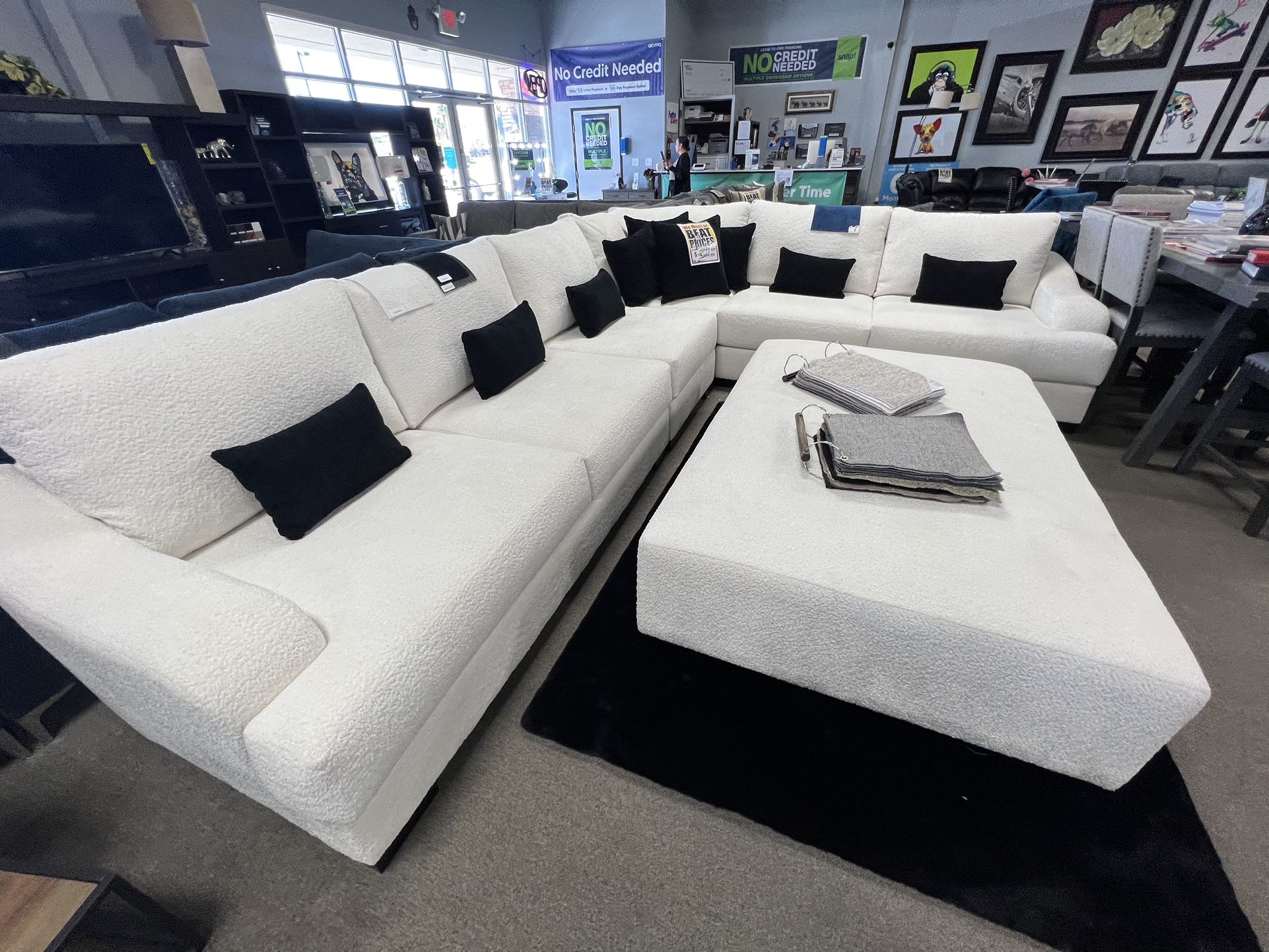 SALE‼️ $3999 Gorgeous White Sectional 🤍🤍