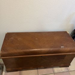 Lane cedar chest