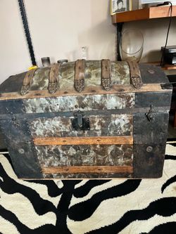 Large Vintage dome lid trunk 1800”s
