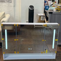 Medicine Cabinet with Mirror and LED Light, Wall Mounted Bathroom Mirror with Storage, 3 Doors Bathroom Wall Cabinet, Memory Dimmable 3 Color Temp(Whi