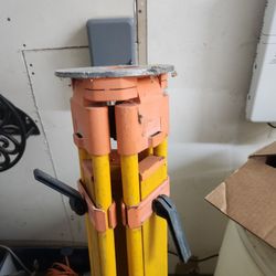 Survey tripod works good