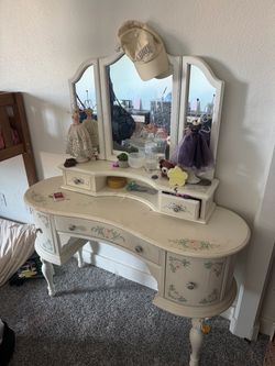 Vintage vanity