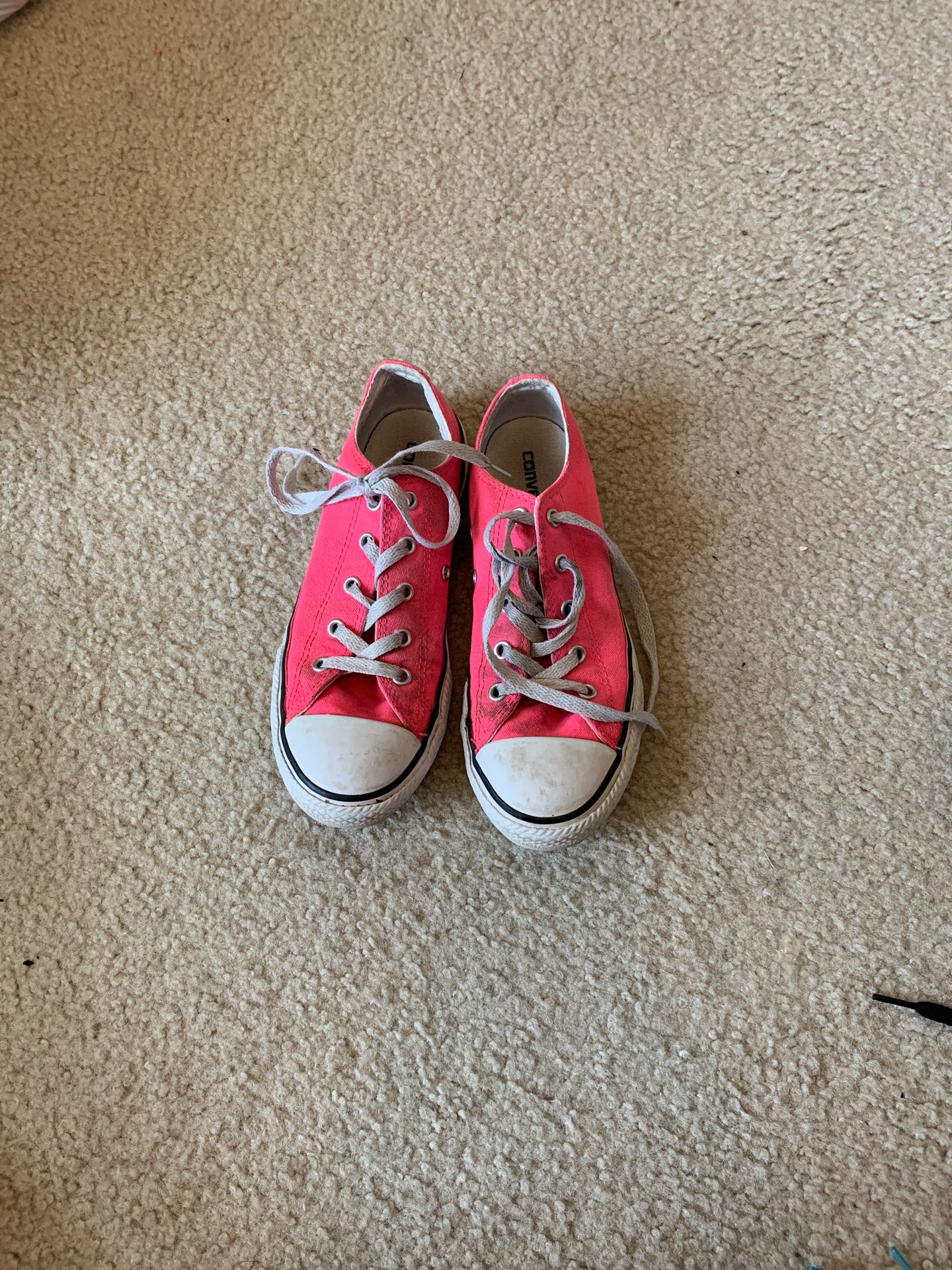 Chuck Taylor’s Girls size 3