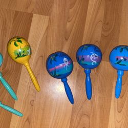 Six maracas