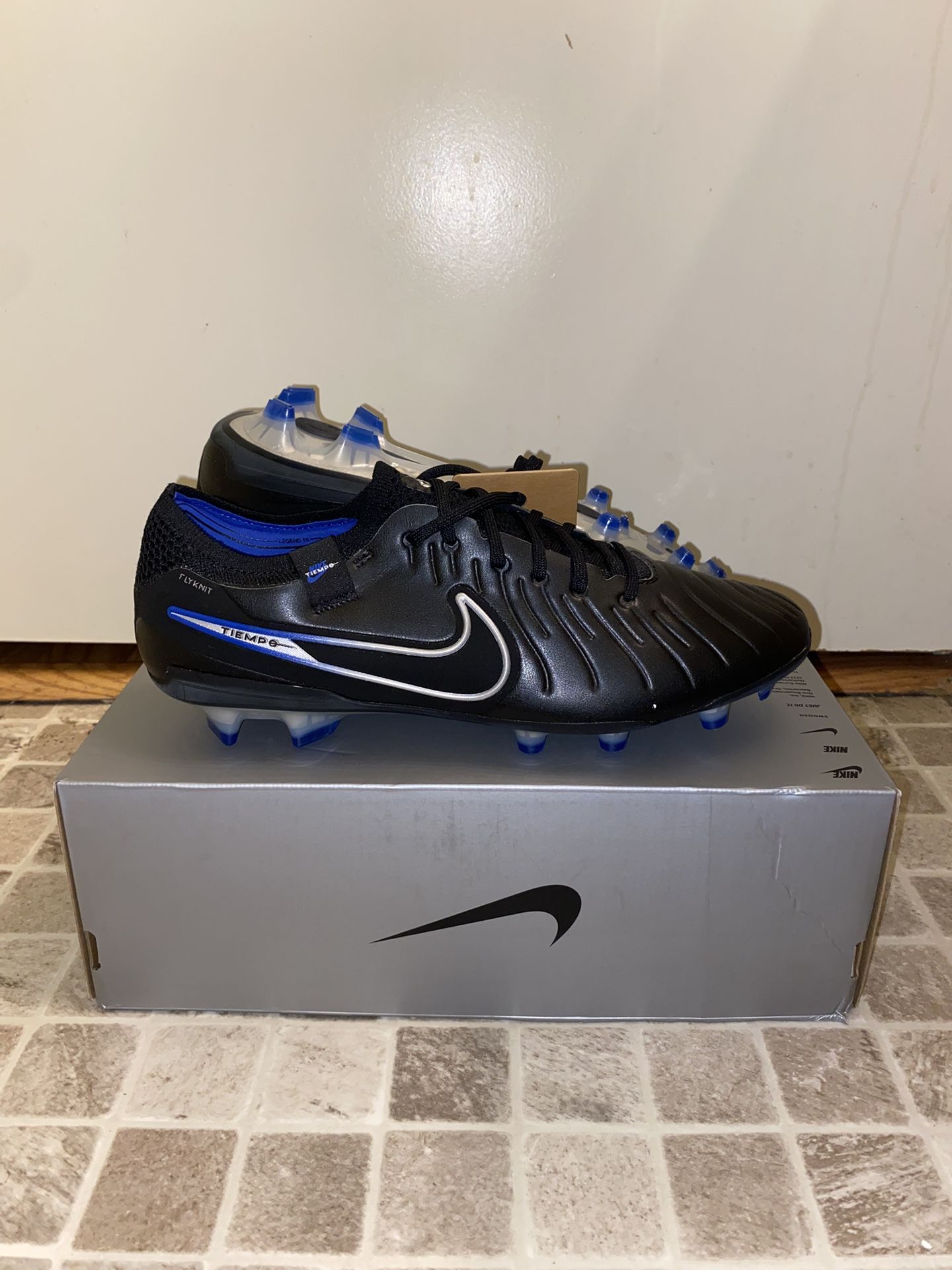 New Sz 9M Nike Tiempo Legend 10 Cleats Original All