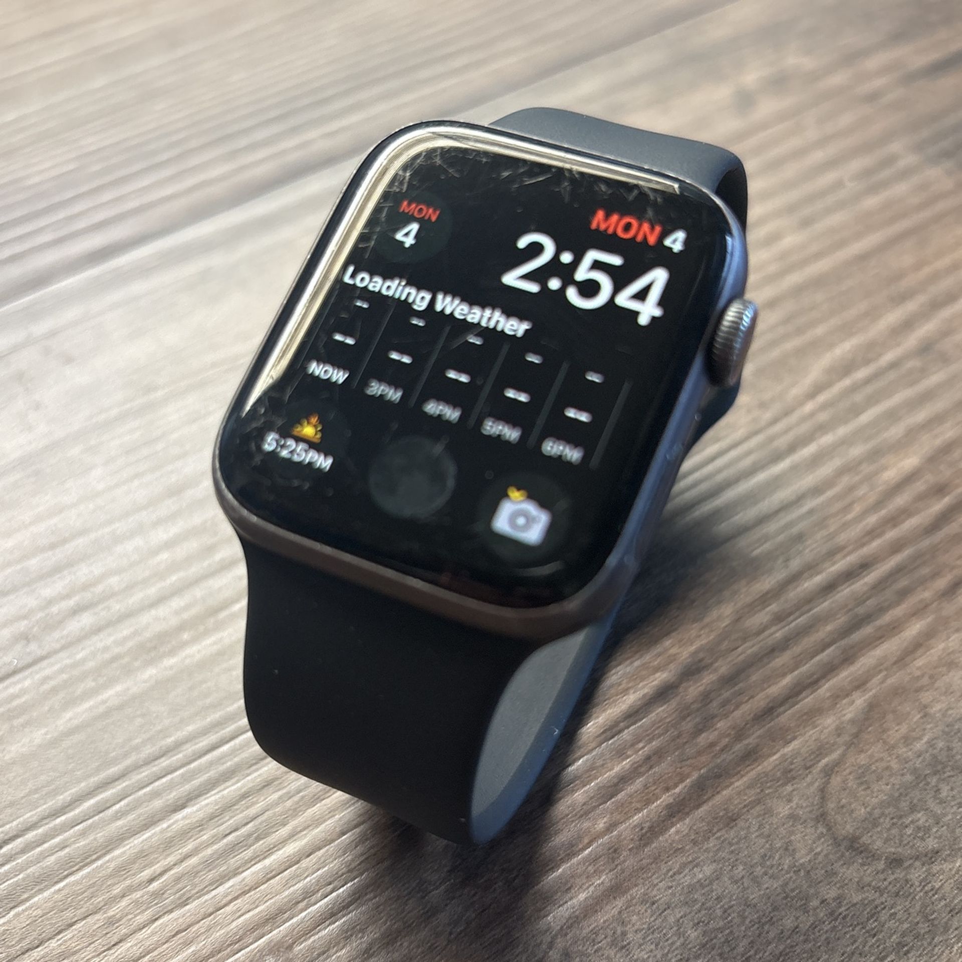 Apple iwatch Series 5 (used)