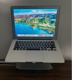 Apple MacBook Air 13" (Budget Friendly / Great for Web Browsing)