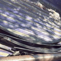 (1995) Ford Leaf Springs 