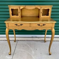Vintage French Provincial Writing Desk - Hammary Furniture! - $185 (Raleigh)