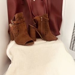 Size 5 Open Toe Brown Booties 