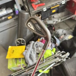 Adam’s Idea Tech V4 6 Iron