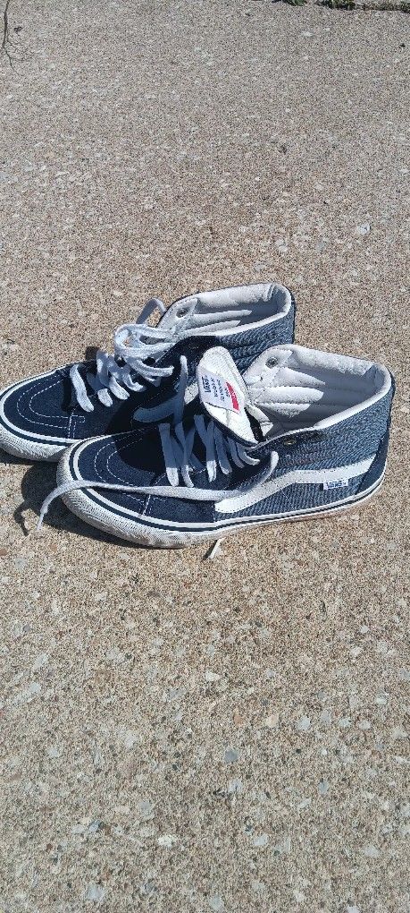 Vans Men's Size 9 Shoe