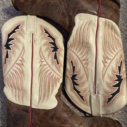 Women’s Boots (Size 7)