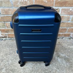 Solgaard Carry-On  Blue w/ USB TSA Lock Please Read - Cracked She’ll 